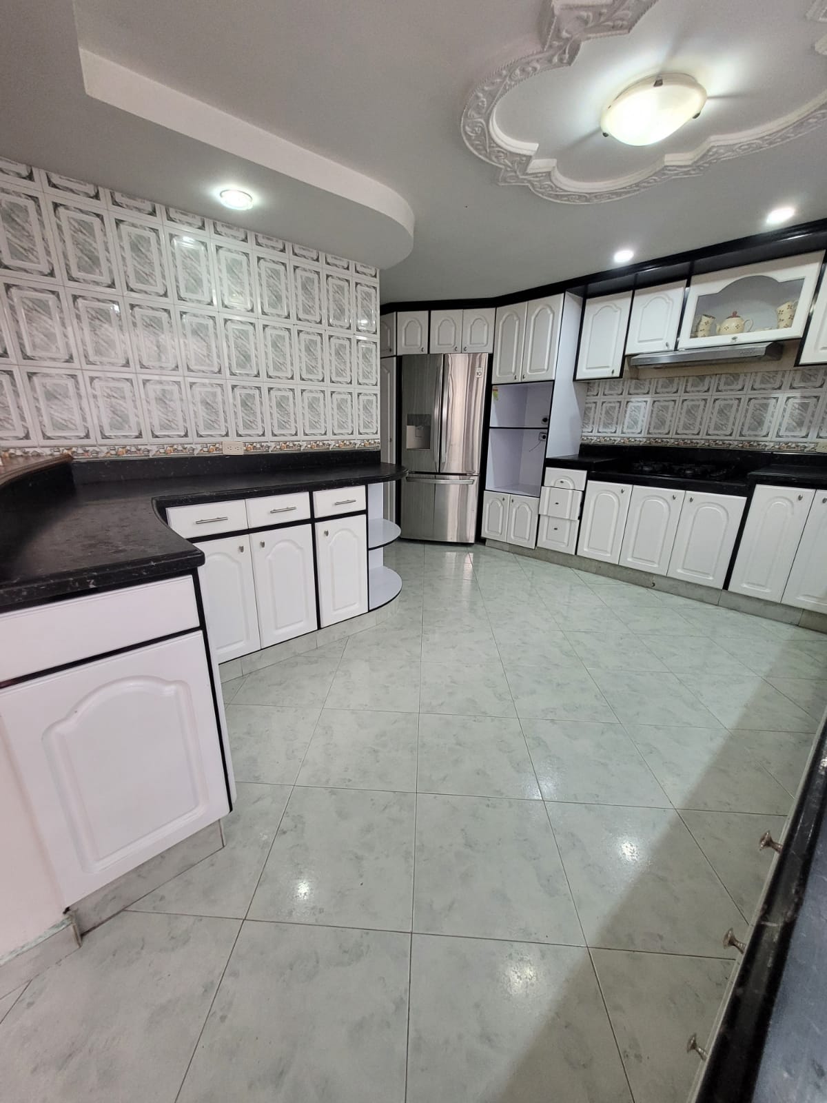 Casa en venta en Ciudad Berna, Bogotá · foto 4 de 10