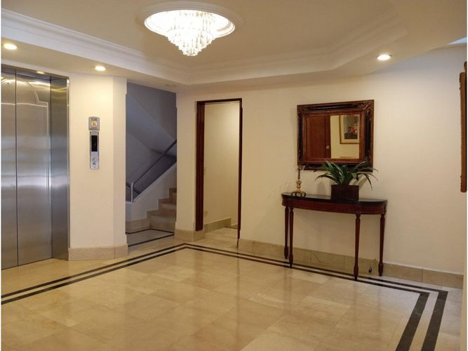 Apartamento de 3 alcobas en venta en Chico Norte, Bogotá, 97 m² · foto 2 de 23