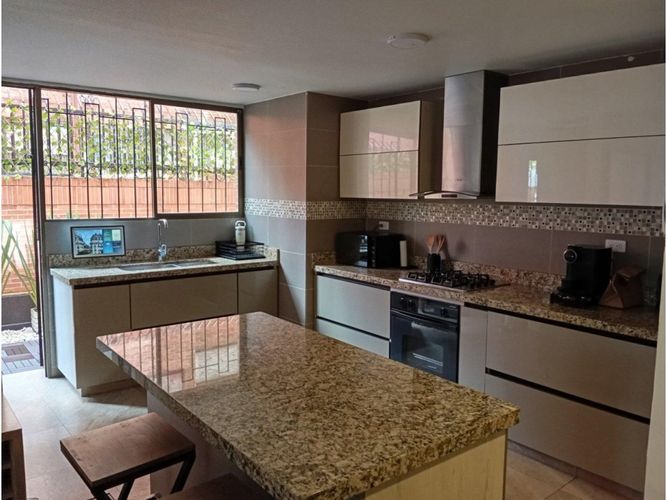 Apartamento de 3 alcobas en venta en Chico Norte, Bogotá, 97 m² · foto 5 de 23