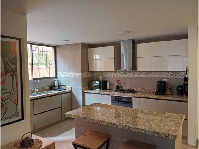 Apartamento de 3 alcobas en venta en Chico Norte, Bogotá, 97 m² · foto 6 de 23