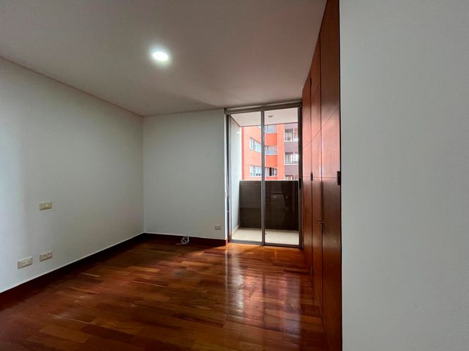Apartamento de 3 alcobas en arriendo en El Poblado, Medellín, 208 m² · foto 9 de 18