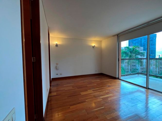 Apartamento de 3 alcobas en arriendo en El Poblado, Medellín, 208 m² · foto 14 de 18