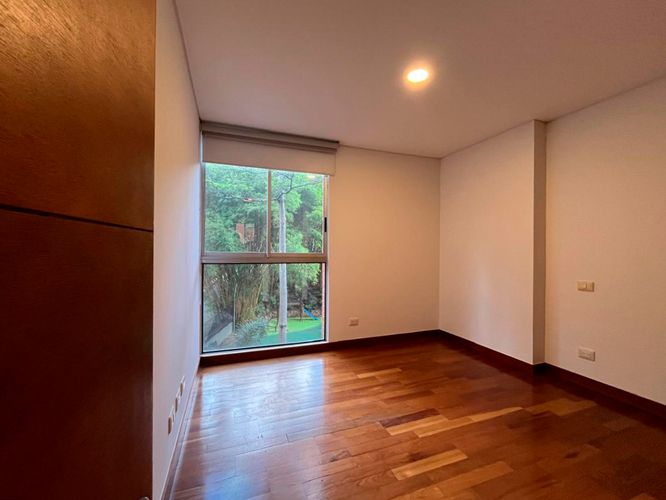 Apartamento de 3 alcobas en arriendo en El Poblado, Medellín, 208 m² · foto 15 de 18