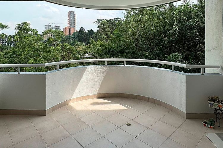 Apartamento de 3 alcobas en arriendo en El Poblado, Medellín, 120 m² · foto 15 de 16