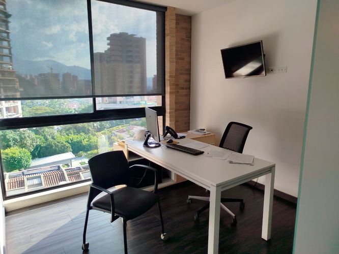 Oficina en arriendo en El Poblado, Medellín, 178 m² · foto 2 de 17
