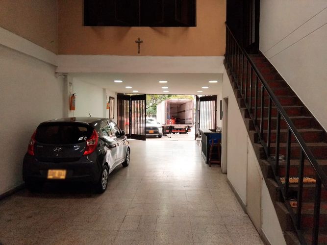 Bodega en arriendo en Laureles, Medellín, 280 m² · foto 3 de 14