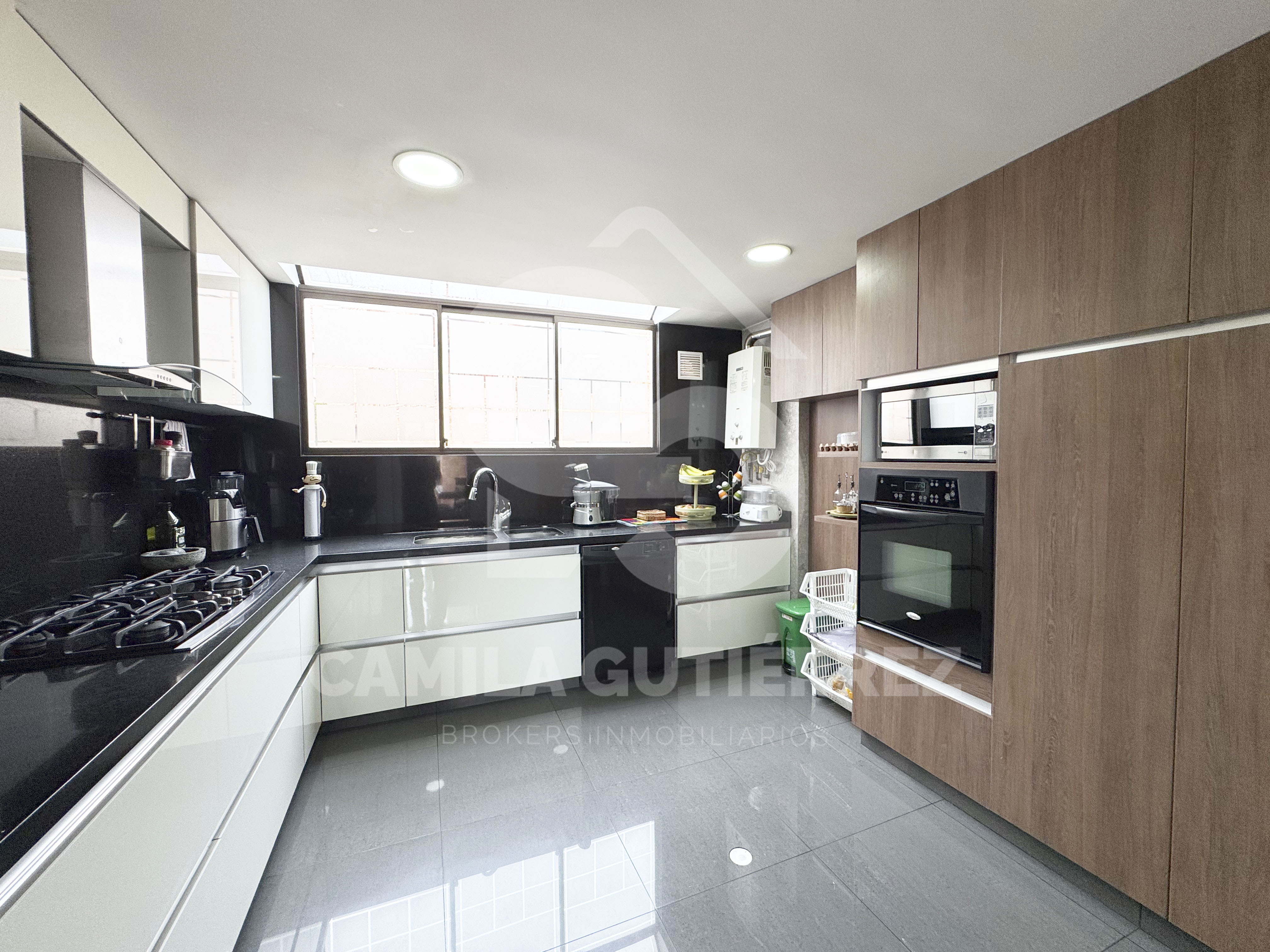 Casa en venta en Cerros De Suba, Bogotá · foto 9 de 24