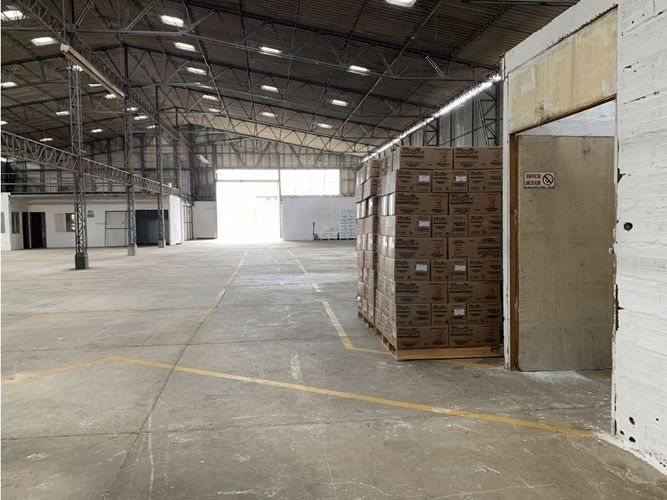 Bodega en arriendo en La Yé, Armenia, 1134 m² · foto 2 de 16