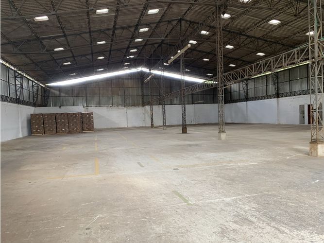 Bodega en arriendo en La Yé, Armenia, 1134 m² · foto 7 de 16