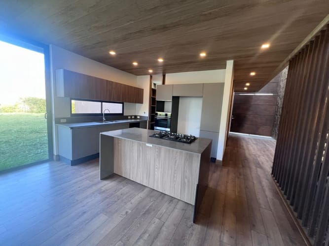 Casa de 3 alcobas en venta en Las Palmas, Envigado, 402 m² · foto 6 de 24