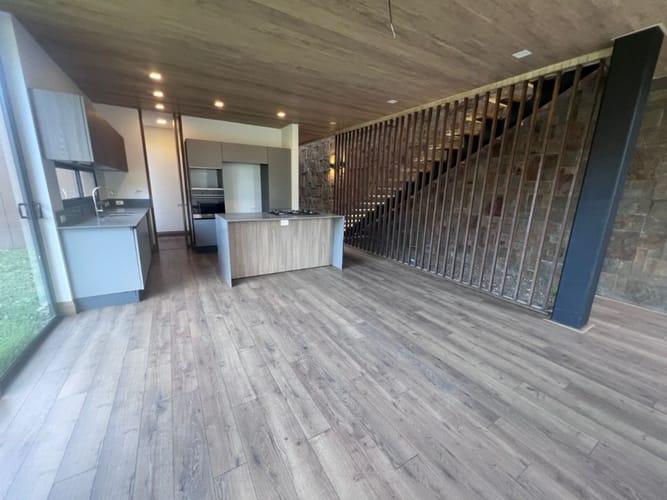 Casa de 3 alcobas en venta en Las Palmas, Envigado, 402 m² · foto 7 de 24