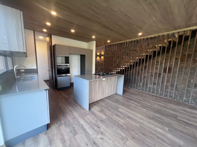 Casa de 3 alcobas en venta en Las Palmas, Envigado, 402 m² · foto 8 de 24