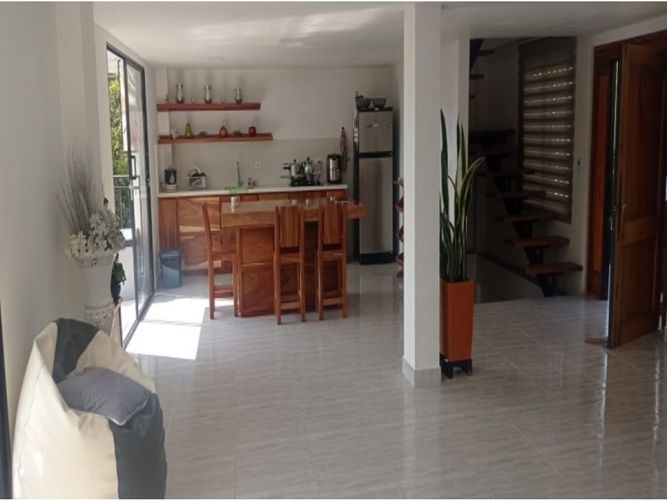 Casa de 5 alcobas en venta en La Doctora, Sabaneta, 200 m² · foto 2 de 16