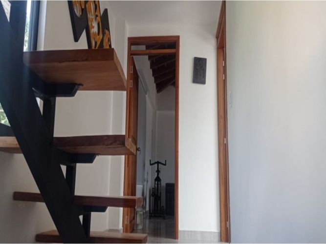 Casa de 5 alcobas en venta en La Doctora, Sabaneta, 200 m² · foto 3 de 16