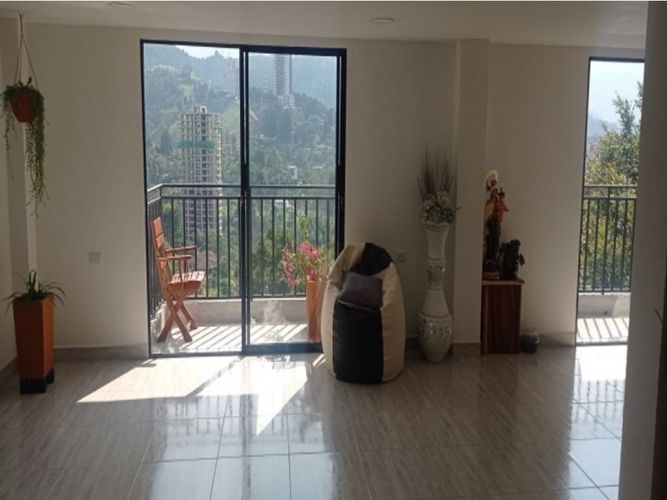 Casa de 5 alcobas en venta en La Doctora, Sabaneta, 200 m² · foto 9 de 16