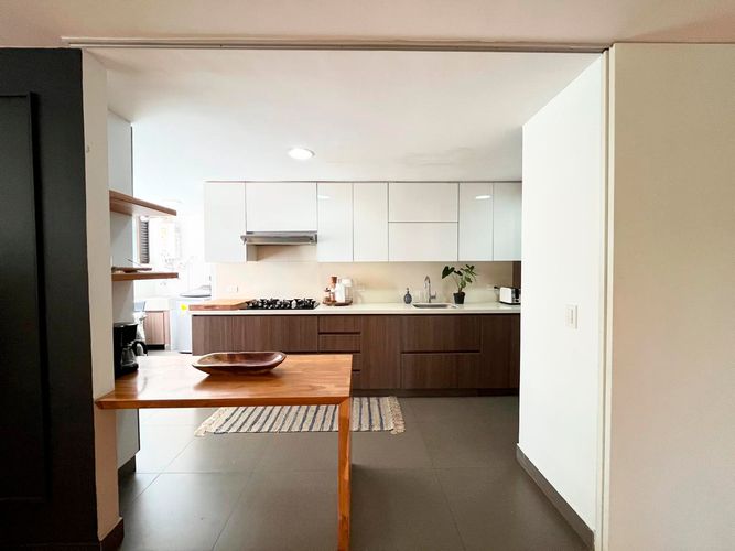 Apartamento de 3 alcobas en arriendo en El Poblado, Medellín, 145 m² · foto 5 de 19