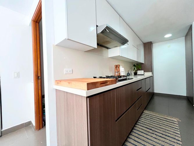 Apartamento de 3 alcobas en arriendo en El Poblado, Medellín, 145 m² · foto 6 de 19
