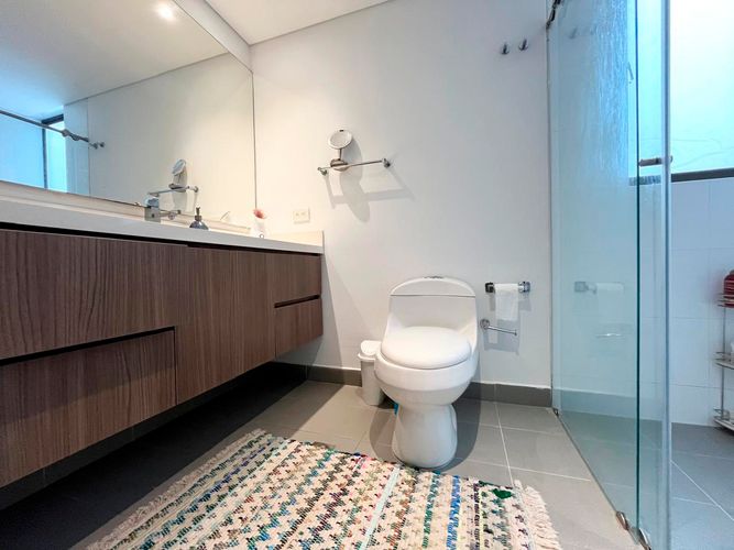 Apartamento de 3 alcobas en arriendo en El Poblado, Medellín, 145 m² · foto 18 de 19