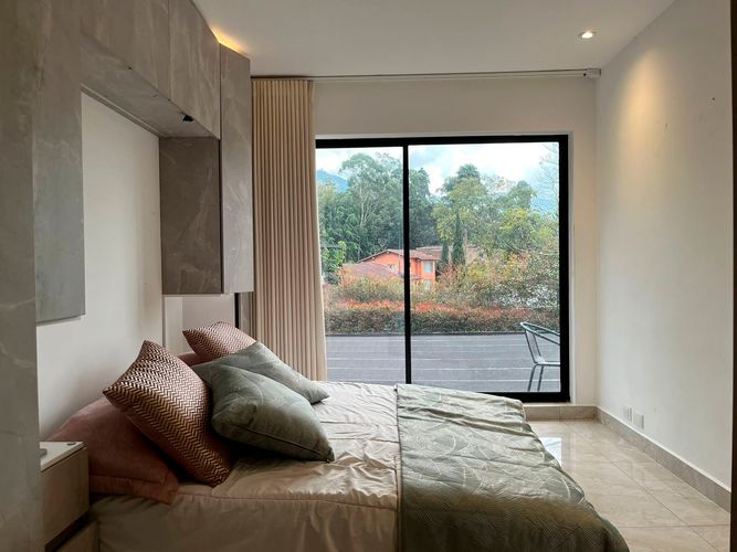 Casa de 5 alcobas en venta en El Poblado, Medellín, 424 m² · foto 10 de 20