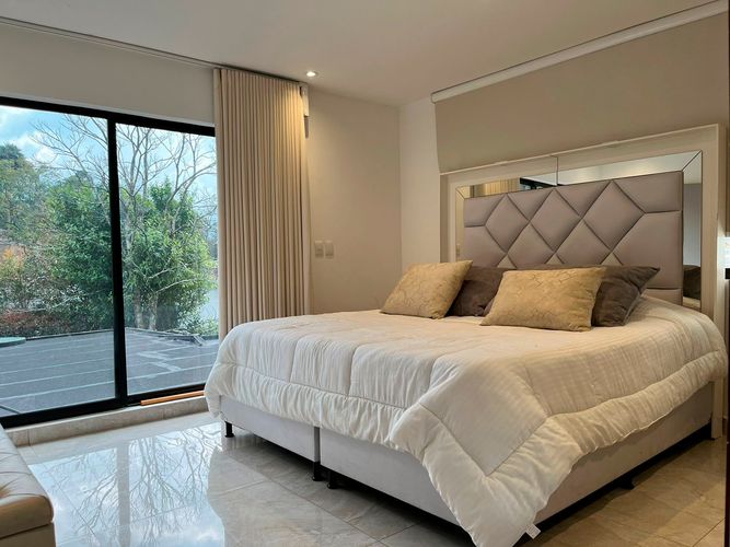 Casa de 5 alcobas en venta en El Poblado, Medellín, 424 m² · foto 11 de 20