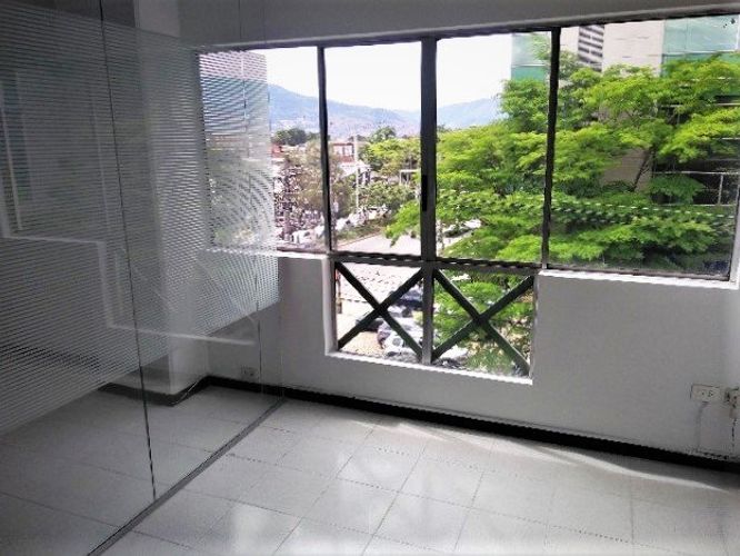 Oficina en venta en Noel, Medellín, 70 m² · foto 3 de 9