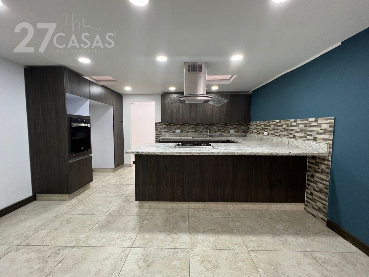 Casa en venta en Villas De Aranjuez, Bogotá · foto 2 de 24
