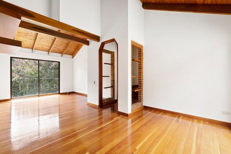 Casa de 7 alcobas en venta en El Salitre, La Calera, 1876 m² · foto 2 de 23