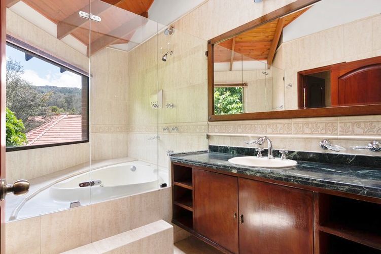 Casa de 7 alcobas en venta en El Salitre, La Calera, 1876 m² · foto 7 de 23