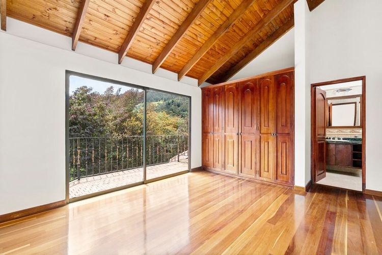 Casa de 7 alcobas en venta en El Salitre, La Calera, 1876 m² · foto 11 de 23