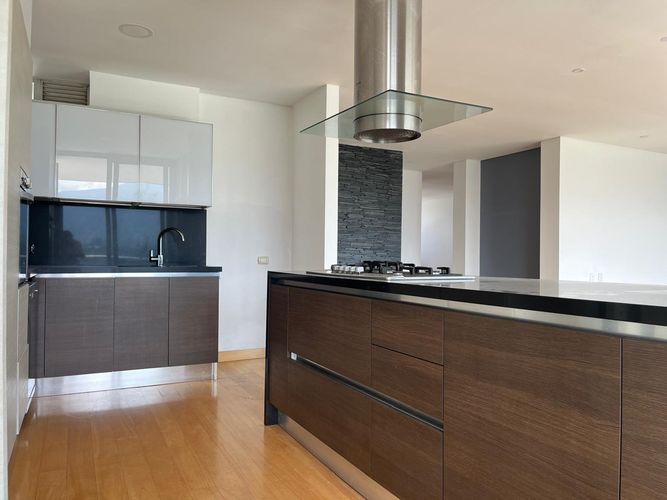 Apartamento de 3 alcobas en arriendo en El Poblado, Medellín, 220 m² · foto 7 de 18