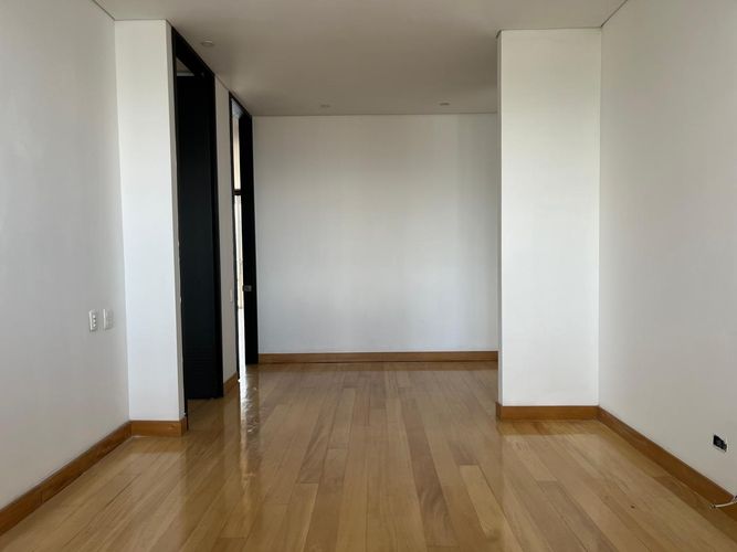 Apartamento de 3 alcobas en arriendo en El Poblado, Medellín, 220 m² · foto 11 de 18