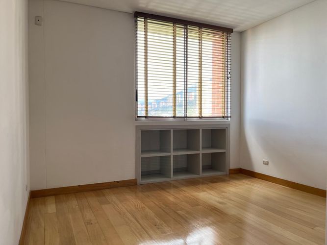 Apartamento de 3 alcobas en arriendo en El Poblado, Medellín, 220 m² · foto 15 de 18