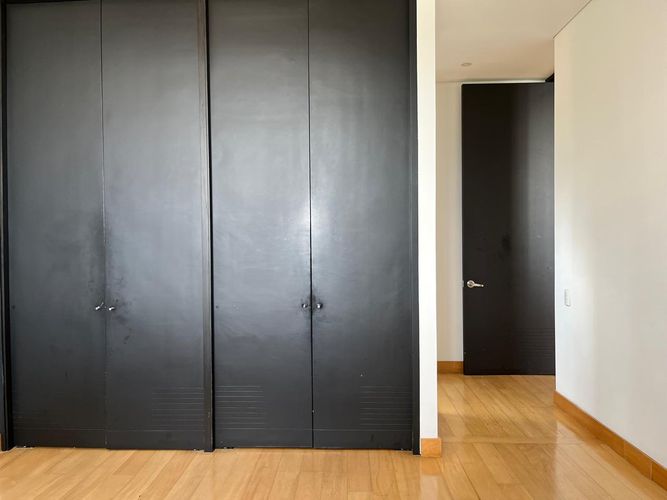 Apartamento de 3 alcobas en arriendo en El Poblado, Medellín, 220 m² · foto 16 de 18