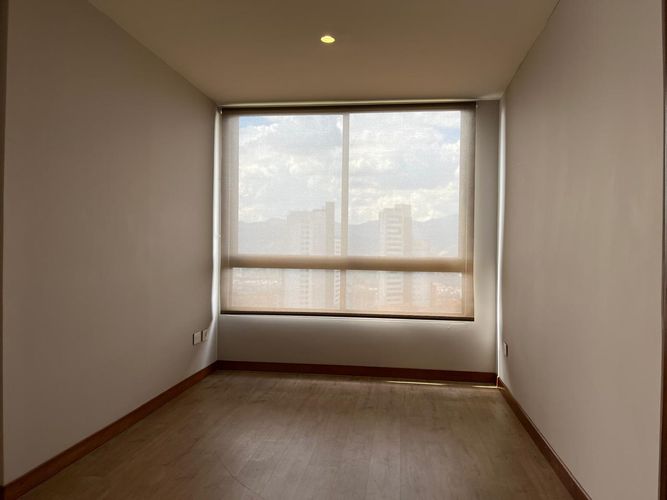 Apartamento de 3 alcobas en arriendo en El Poblado, Medellín, 170 m² · foto 7 de 19