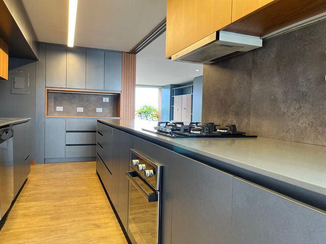 Apartamento de 3 alcobas en arriendo en El Poblado, Medellín, 170 m² · foto 10 de 19