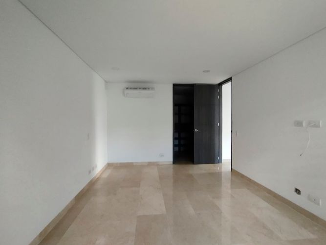 Apartamento de 3 alcobas en arriendo en El Poblado, Medellín, 149 m² · foto 10 de 17