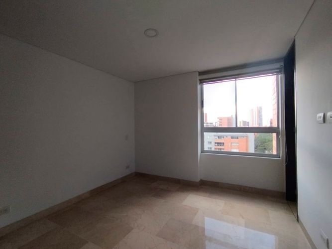 Apartamento de 3 alcobas en arriendo en El Poblado, Medellín, 149 m² · foto 13 de 17