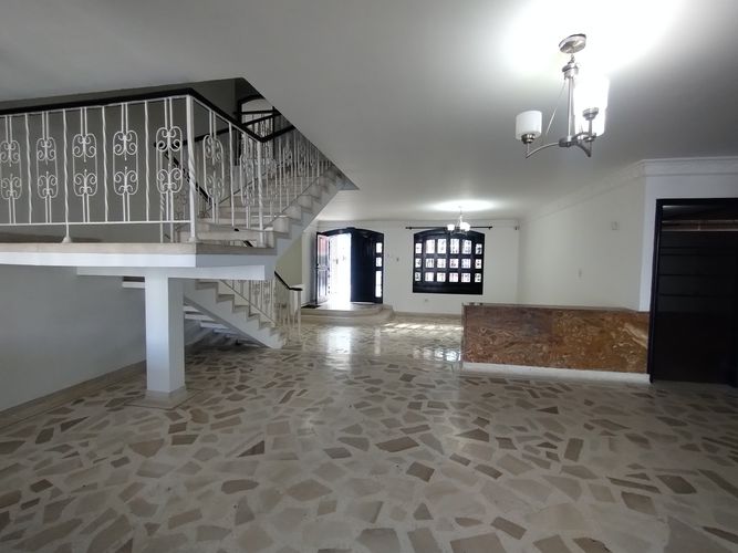 Casa de 5 alcobas en venta en El Limoncito, Barranquilla, 546 m² · foto 5 de 24