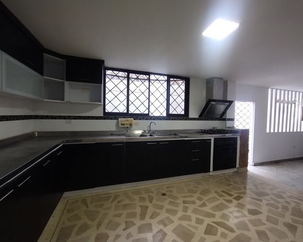 Casa de 5 alcobas en venta en El Limoncito, Barranquilla, 546 m² · foto 8 de 24