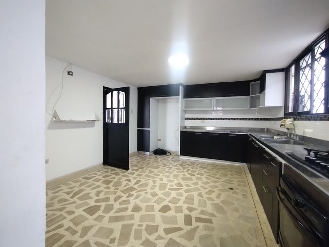 Casa de 5 alcobas en venta en El Limoncito, Barranquilla, 546 m² · foto 9 de 24