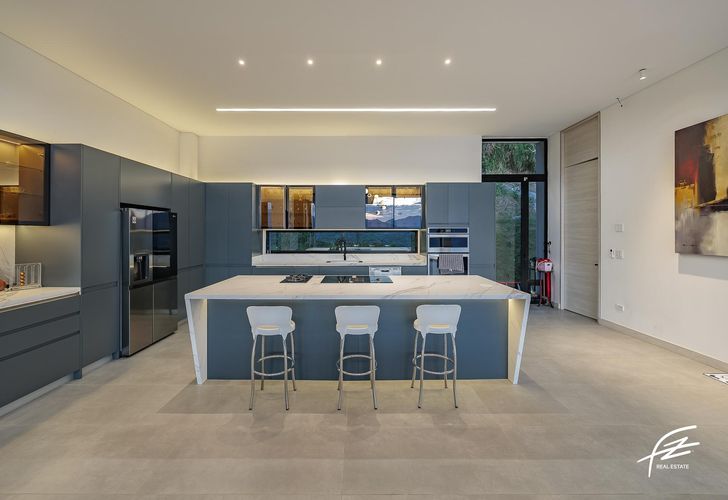 Casa de 3 alcobas en venta en Los Balsos, Medellín, 685 m² · foto 3 de 15