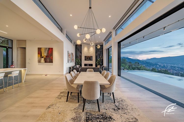 Casa de 3 alcobas en venta en Los Balsos, Medellín, 685 m² · foto 4 de 15