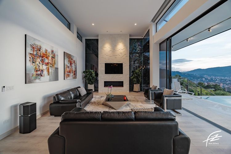 Casa de 3 alcobas en venta en Los Balsos, Medellín, 685 m² · foto 5 de 15
