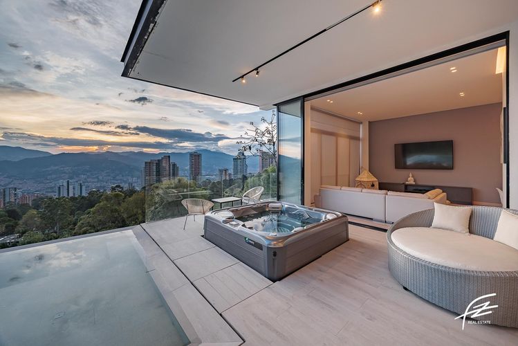 Casa de 3 alcobas en venta en Los Balsos, Medellín, 685 m² · foto 7 de 15