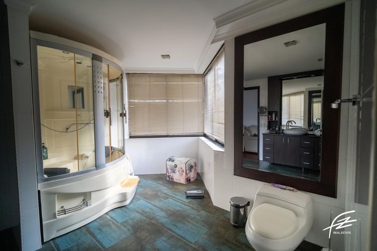 Apartamento de 5 alcobas en venta en Los Balsos, Medellín, 440 m² · foto 15 de 16