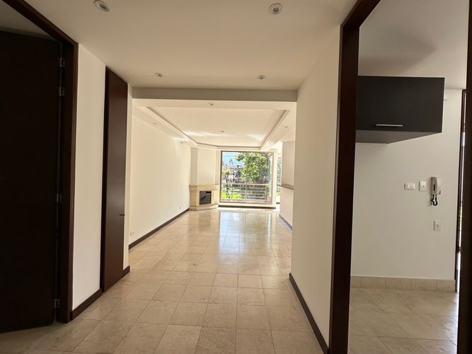 Apartamento de 3 alcobas en venta en Santa Barbara, Bogotá, 147 m² · foto 5 de 24