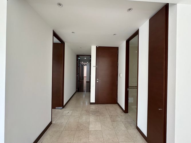 Apartamento de 3 alcobas en venta en Santa Barbara, Bogotá, 147 m² · foto 6 de 24