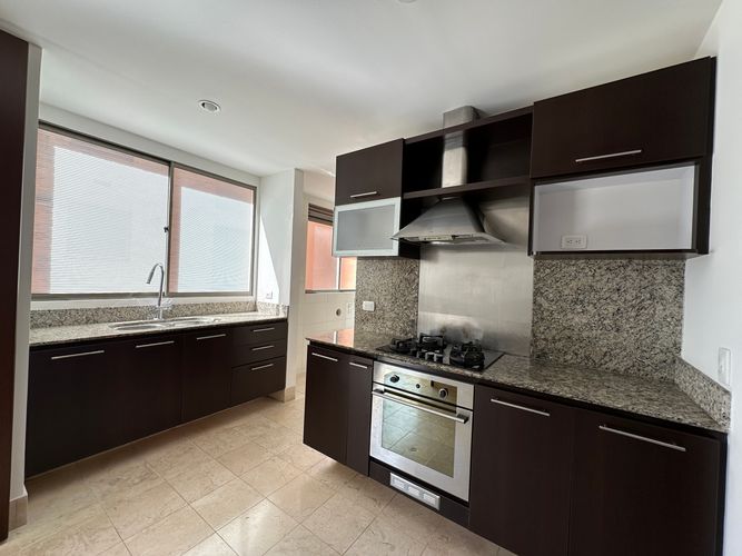 Apartamento de 3 alcobas en venta en Santa Barbara, Bogotá, 147 m² · foto 13 de 24