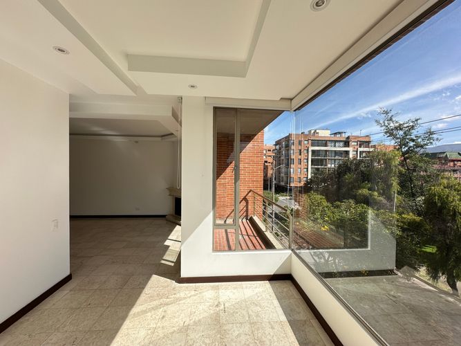 Apartamento de 3 alcobas en venta en Santa Barbara, Bogotá, 147 m² · foto 10 de 24