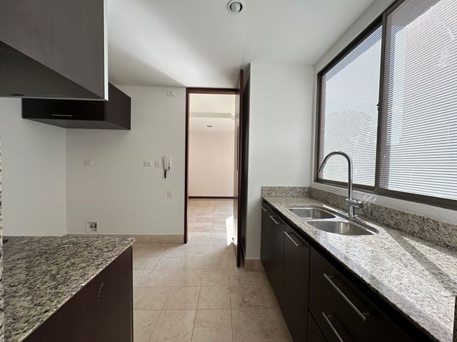 Apartamento de 3 alcobas en venta en Santa Barbara, Bogotá, 147 m² · foto 15 de 24